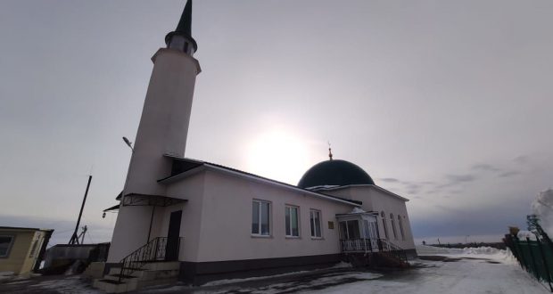 Василь Шайхразиев посетил мечеть “Сажда” в селе Верх-Егос