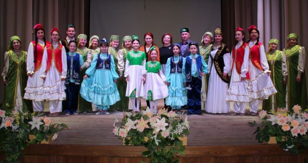 Отдел татарской культуры Дома дружбы народов Магнитогорска получил в дар новые сценические костюмы