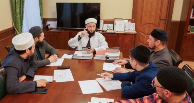 В ДУМ РТ обсудили вопрос обновления списка учебной литературы в республиканских медресе за счет трудов татарского богословия