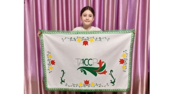 A schoolgirl from Agryz district prepared an original gift for the 100th anniversary of the TASSR