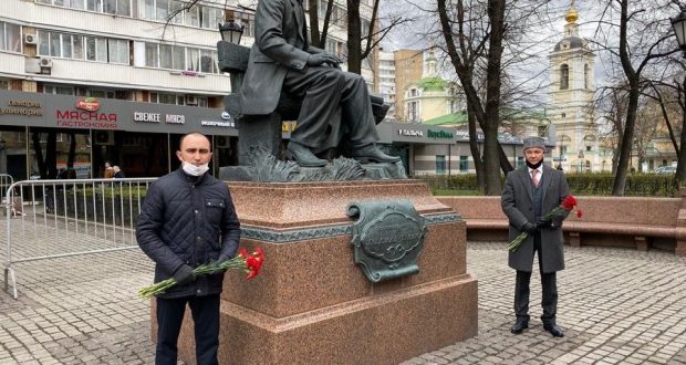 Татарская национально-культурная автономия г.Москвы запустила флешмоб #читаюТукая