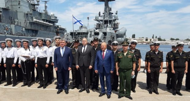 Ravil Akhmetshin took part in  celebration of the Navy Day in Sevastopol