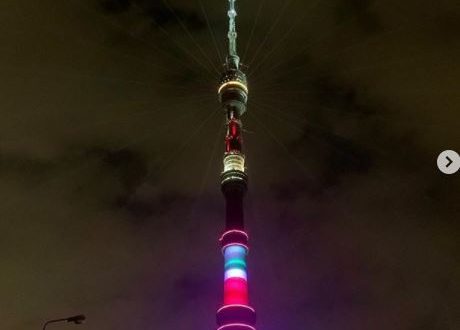 Ostankino TV tower painted in the colors of the Tatarstan flag