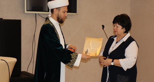 Петрозаводскому общественному деятелю вручили награды за большие заслуги перед татарским народом