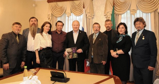 Равиль Ахметшин встретился с художниками из Республики Татарстан