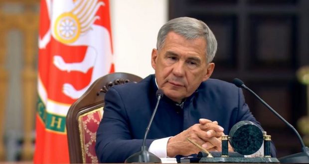 Рустам Минниханов поручил ВКТ реализовать Стратегию развития татарского народа