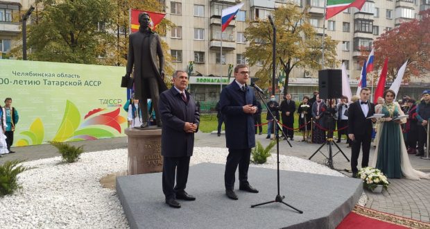 В Челябинске состоялось открытие памятника выдающемуся татарскому поэту Г.Тукаю