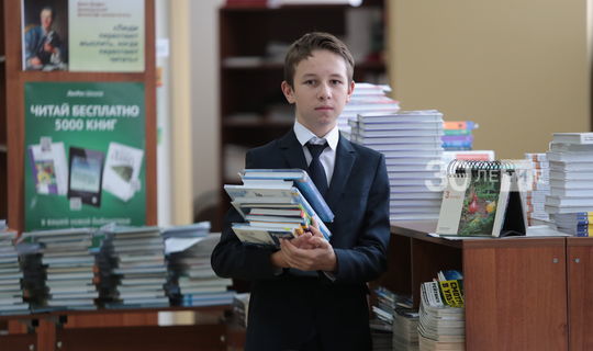 Все школы Татарстана до конца октября получат новые учебники по татарскому языку