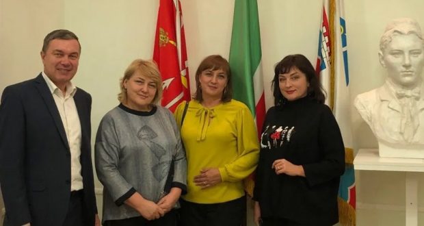 Гости из Старокулаткинского района Ульяновской области посетили Постоянное представительство Республики Татарстан в Санкт-Петербурге