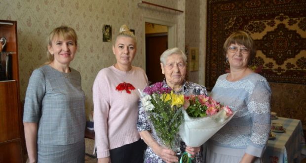 90-летняя ветеран педагогики Агния Марова хоть сегодня готова вновь вести уроки