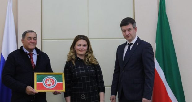 В Узбекистане состоялась церемония награждения участников конкурса, посвященного Дню флага Республики Татарстан