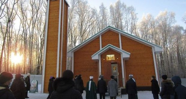 В городе Березняки Пермского края состоялось открытие деревянного здания Соборной мечети