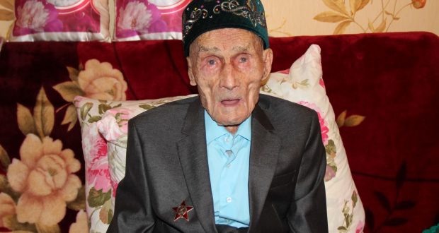 Veteran of the Great Patriotic War Gindulla Sakhipov  the Order of the Red Star  awarded