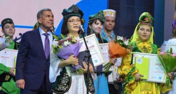 Накамура Мидзуки татар теле буенча диссертация язган
