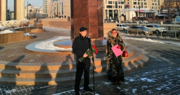 В Казани торжественно возложили цветы к памятнику татарского композитора Салиха Сайдашева