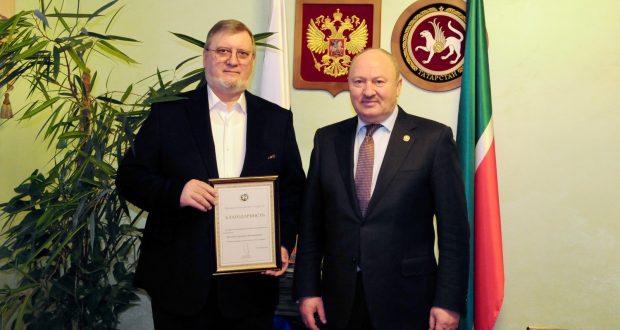 Равиль Ахметшин вручил Благодарность Президента Татарстана главному редактору «Сути событий»