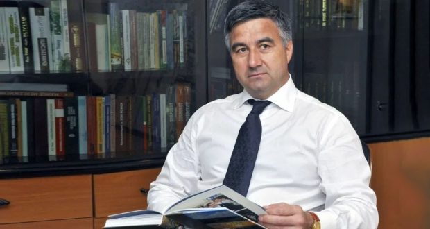 Председатель Национального Совета Всемирного конгресса татар  Василь Шайхразиев