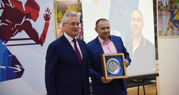 Ринат Абузяров   стал лучшим в номинации “Попечитель 2020 года”