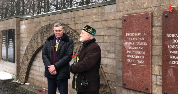 The Tatar community laid a wreath and flowers at the Piskarevskoye Memorial Cemetery