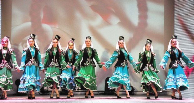 Год родных языков и народного единства в Чистополе начался с праздничного концерта