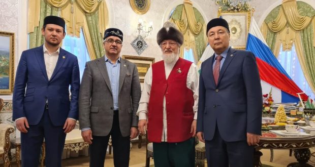 Председатель Нацсовета встретился с Верховным муфтием России Талгатом хазратом Таджуддином