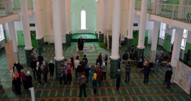 «Многие впервые услышали Азан». В Самарской Соборной мечети прошел день открытых дверей