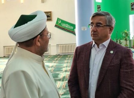 Председатель Национального Совета встретился в Омске с председателем Духовного управления мусульман Сибири, муфтием Зулькарнаем Шакирзяновым