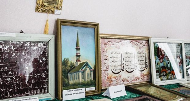 Нурлатском мухтасибате открылась выставка татарского шамаиля.