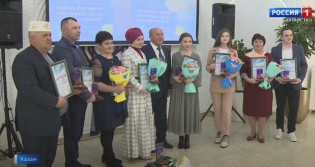 ВИДЕО: Бүләк алып кайтып китте татар блогерлары
