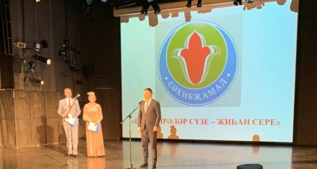 Данис Шакиров поприветствовал представительниц общественной  организации татарских женщин «Сахибжамал» 