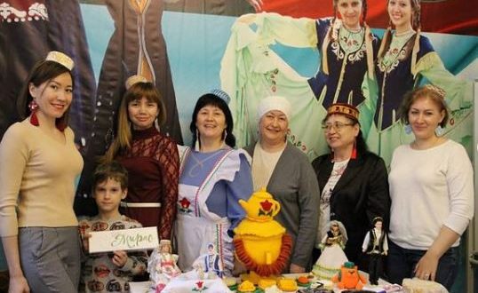 Татары Краснодара провели мастер-класс по созданию сережек в татарском стиле