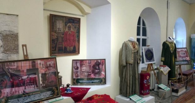 В Новокузнецке открыта выставка «В гостях у татар»