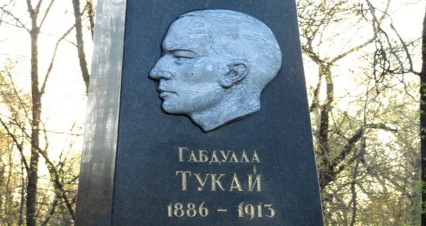 Сегодня в Казани состоится возложение цветов к могиле Габдуллы Тукая
