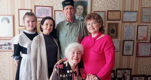 Ученики Сулеевской школы побывали в гостях у поэтессы Клары Булатовой