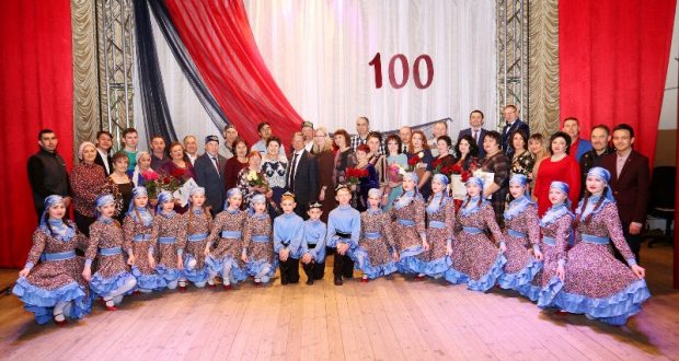 Камышлы та­тар халык театрының 100 ел­лык юбилей тантанасы уз­ды
