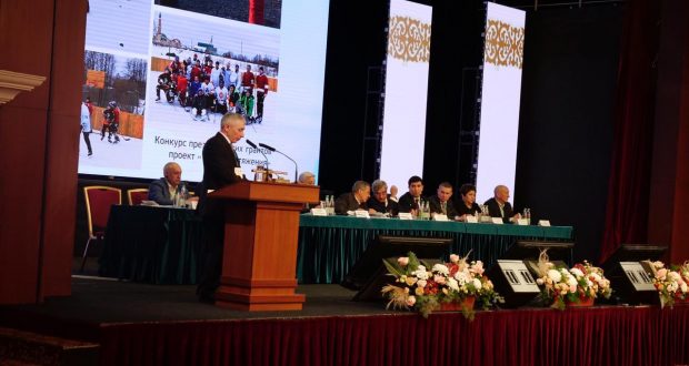 Делегаты выступают на пленарном заседании IX Всероссийского схода предпринимателей из татарских сёл