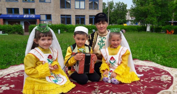 Воспитанники Каратунского детсада «Гульчачак» рассказали о традициях татар и победили в конкурсе «Мы традициям верны»