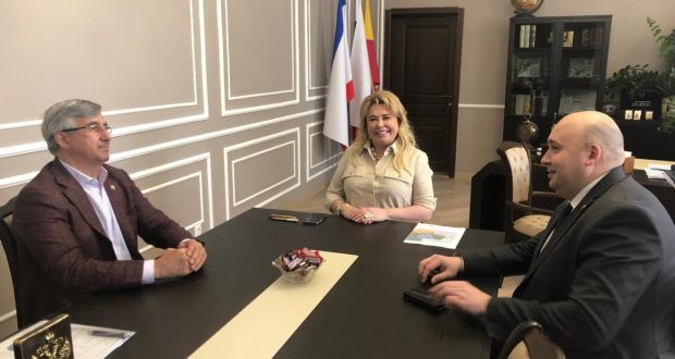 Vasil Shaikhraziev met with the head of the Yalta city administration Yanina Pavlenko
