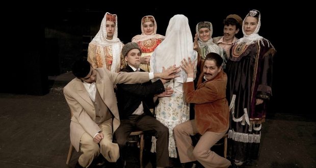 Мәдәният институтының татар актерлык курсында укучылар диплом спектакленә чакыра