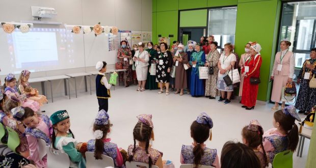 В школе “Адымнар” прошла дискуссионная площадка в рамках VI Всемирного форума татарских женщин