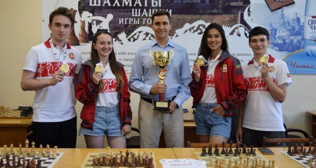 Сборная Республики Татарстан выиграла золотые медали второго этапа V летней Спартакиады молодежи по шахматам