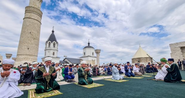 В честь 1099-летия официального принятия Ислама в Волжской Булгарии прошел Изге Болгар җыены