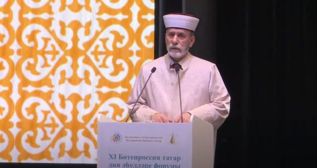 На пленарном заседании XI Всероссийского форума татарских религиозных деятелей выступил Амирали хазрат Аблаев