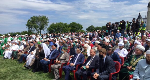 Первые лица республики приняли участие в “Изге Болгар жыены”