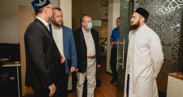 Представители Администрации Президента РФ посетили ИД “Хузур”