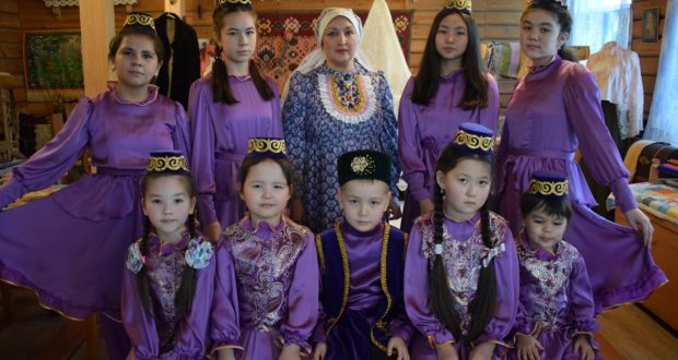 Детский вокальный ансамбль «Йолдызчыклар» города Тары приобщает детей к родной культуре, традициям и обычаям