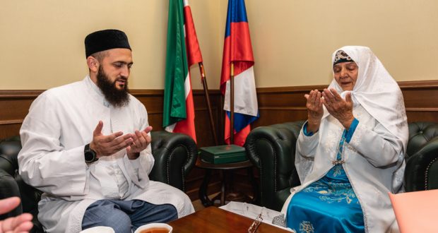 Муфтий Татарстана наградил Сайду абыстай Аппакову медалью за вклад в развитие духовных ценностей Ислама
