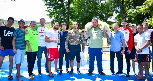 В Сочи в рамках краевого сабантуя  состоялся межрегиональный турнир по поясной борьбе корэш