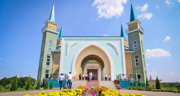 Вселе Высокая Гора состоялось открытие исламского центра «Бердэмлек»