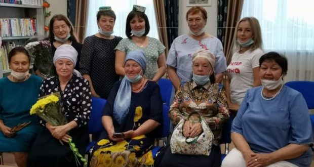 В Бугульминском районе состоялась встреча с известной татарской писательницей